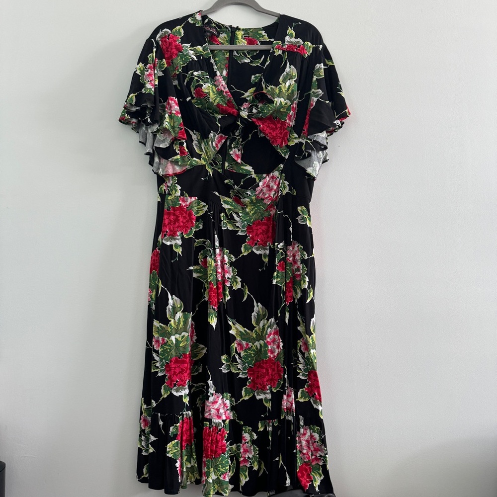 EUC—Mai Tai Trashy Diva dress in garden party print size 18